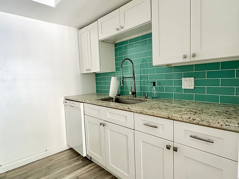 4611 W North B St #216 — Photo 2