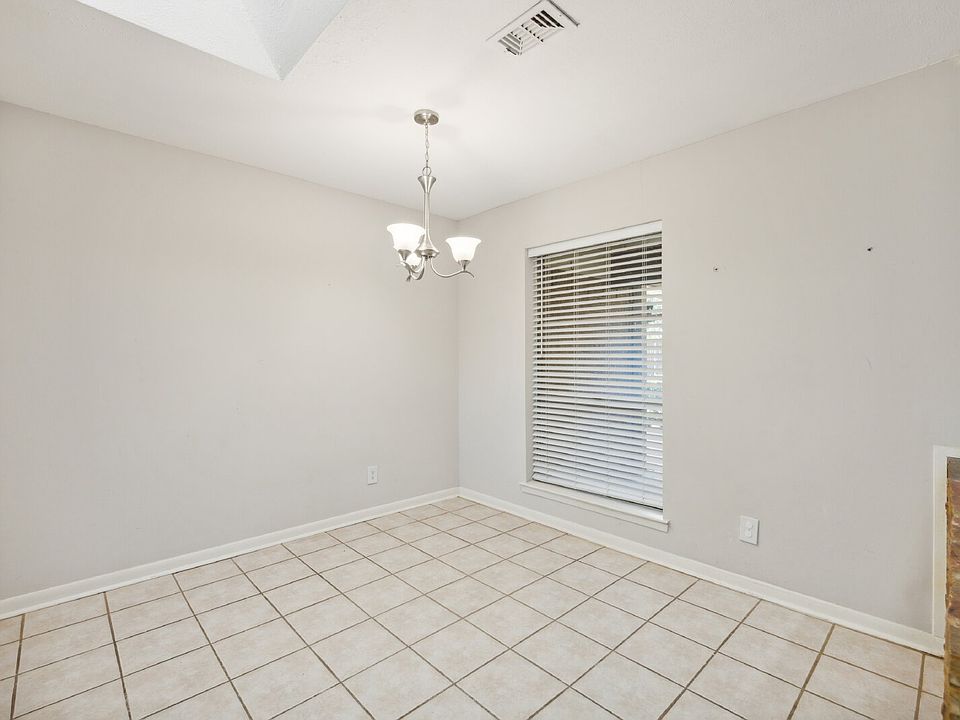 1st image of 1725 Northcrest Dr