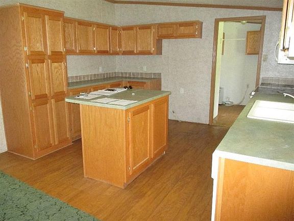 5th image of 1530 Woodville Pike