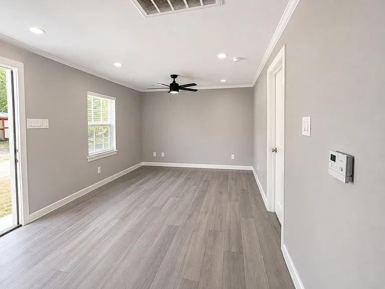 1306 Locust St — Photo 5