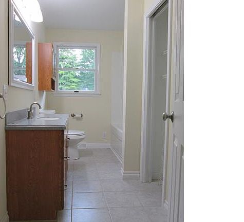 5th image of 53 Greenmeadow Dr