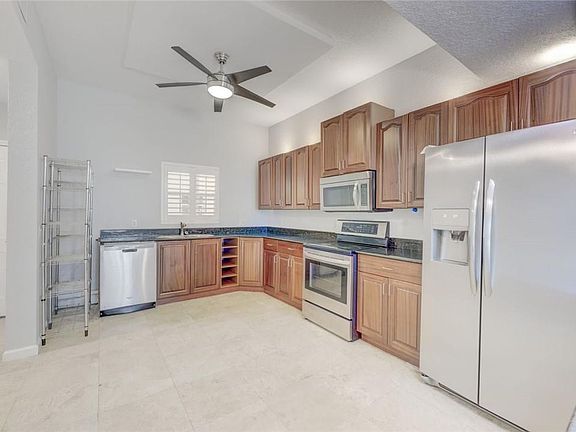 3rd image of 1640 Presidential Way #107