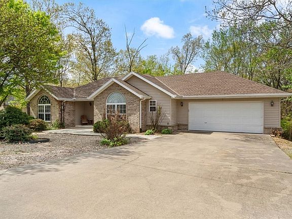 2nd image of 2 Meyer Ln