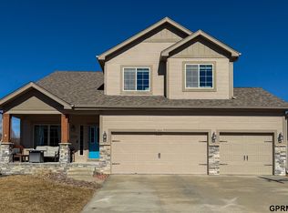 18816 Redwood St, Omaha, NE 68136