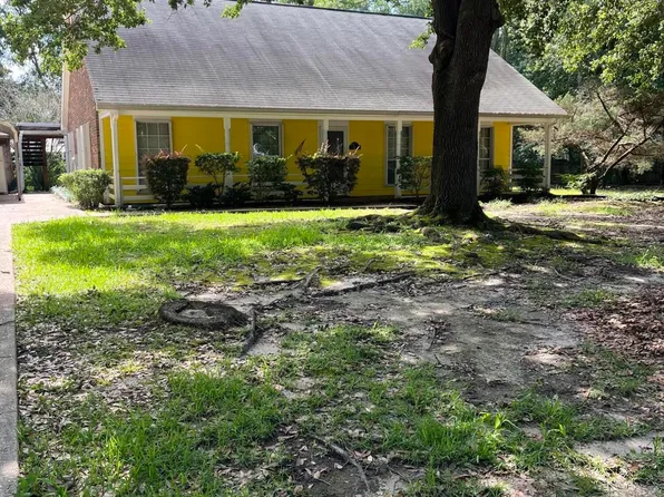 218 White Blvd, Ocean Springs, MS 39564