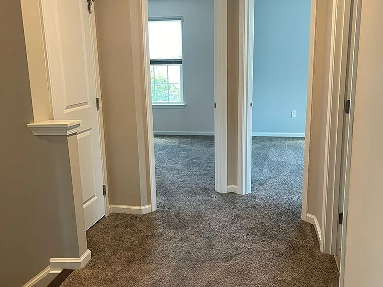 331 S Parkway Dr — Photo 59