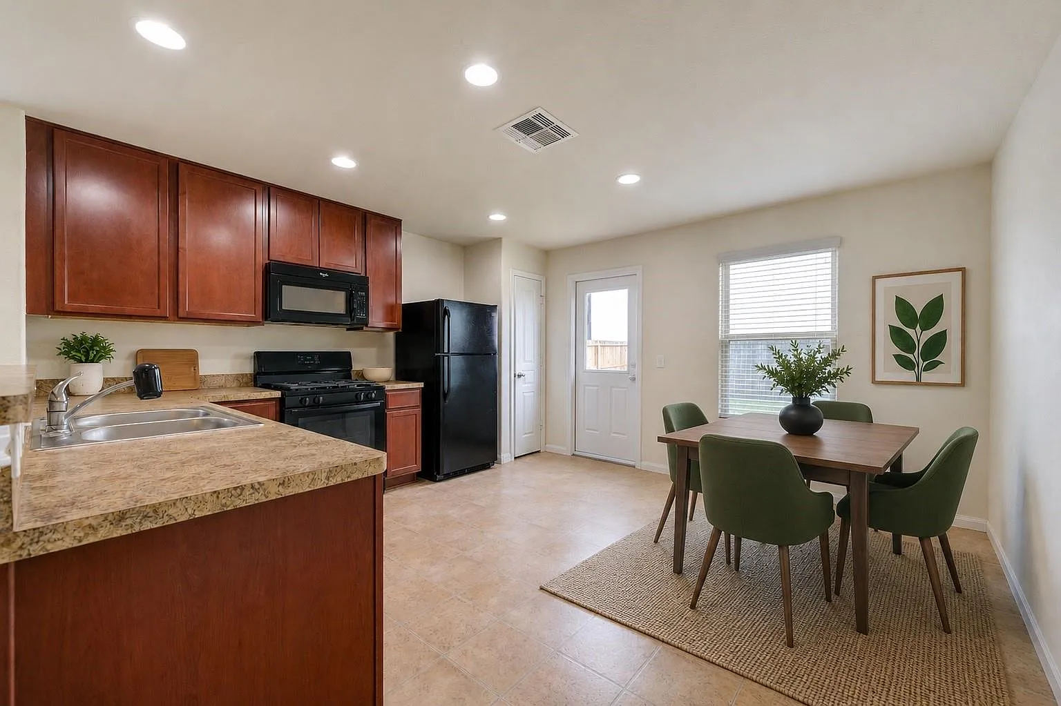3 bed, 2.0 bath, 1197 sqft, $1,599 — Photo 1