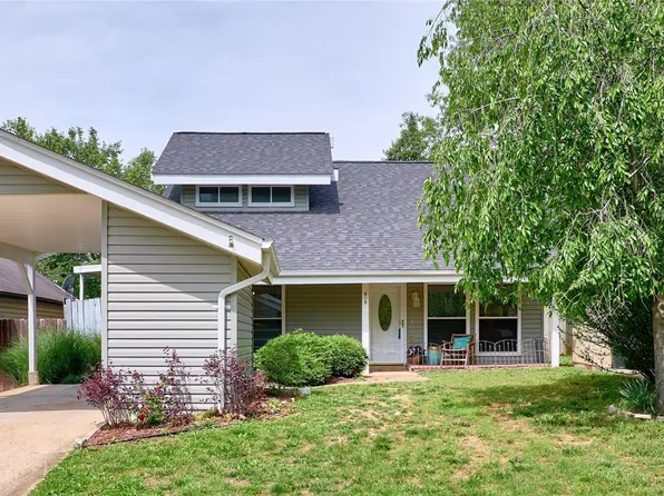425 Great Hill Dr, Ballwin, MO 63021