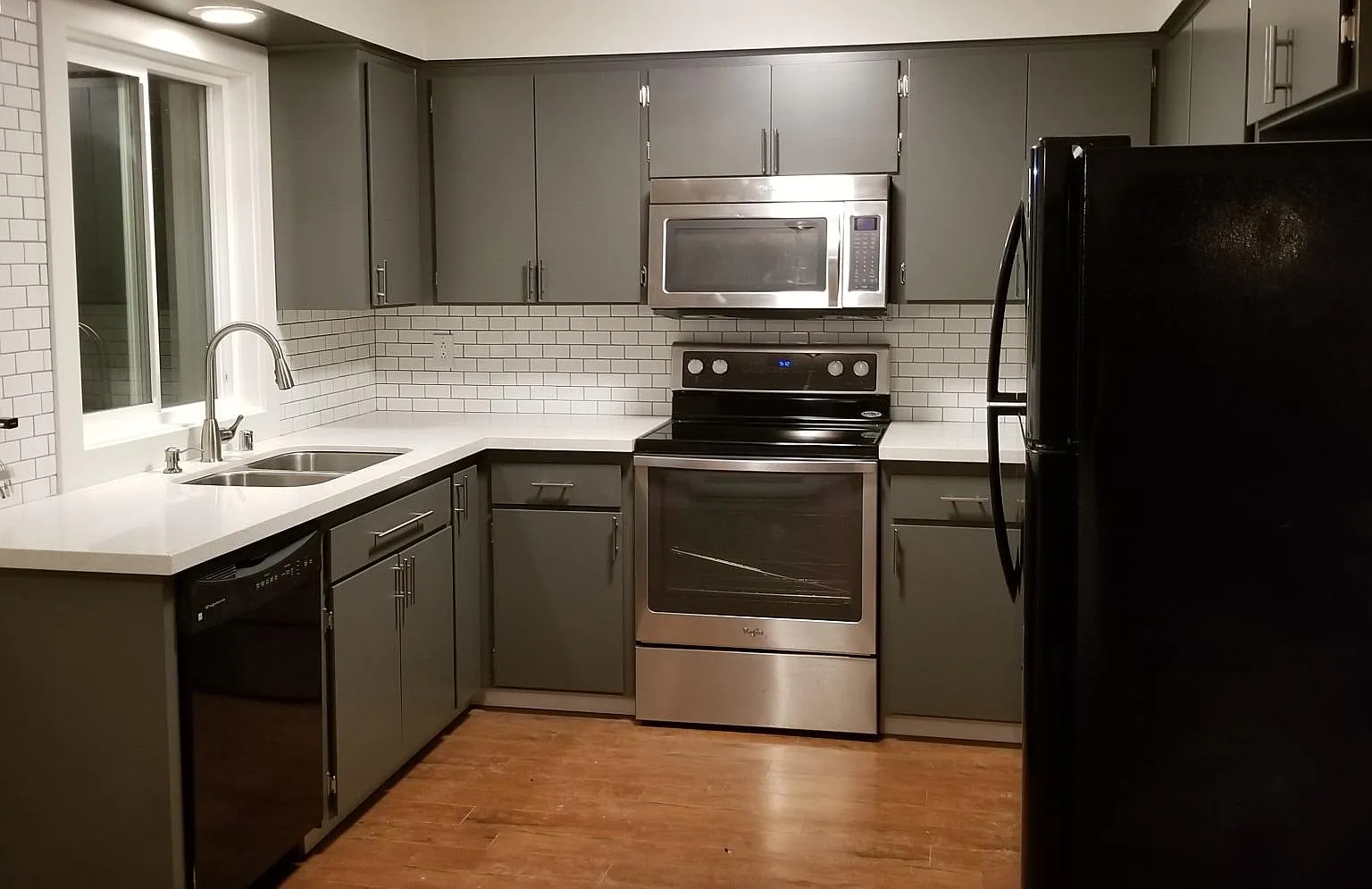 2 bed, 950 sqft, $2,200 — Photo 3