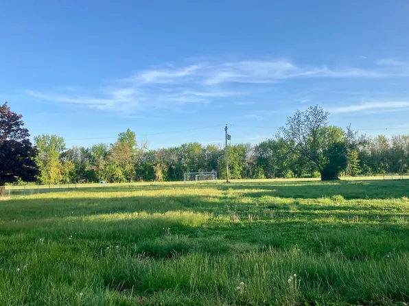 4710 51st Ave, Moline, IL 61265