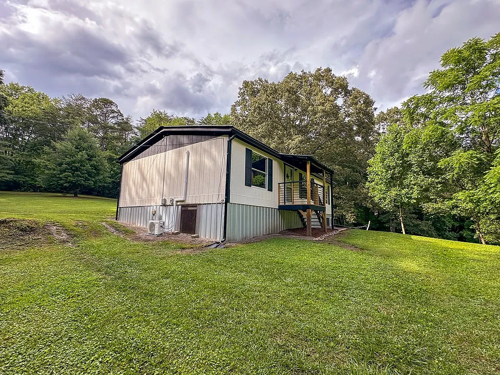 3 bed, $1,800 — Photo 3