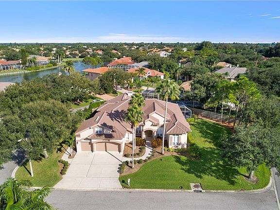 3rd image of 4736 Royal Palm Cir NE