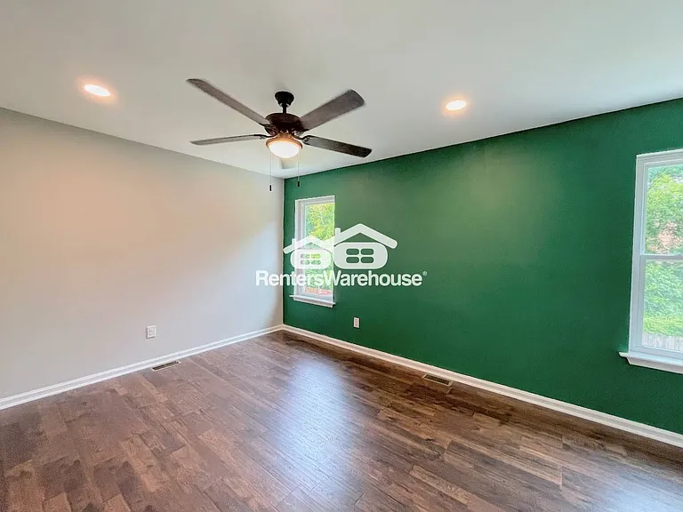 1054 Ivaloo St — Photo 22