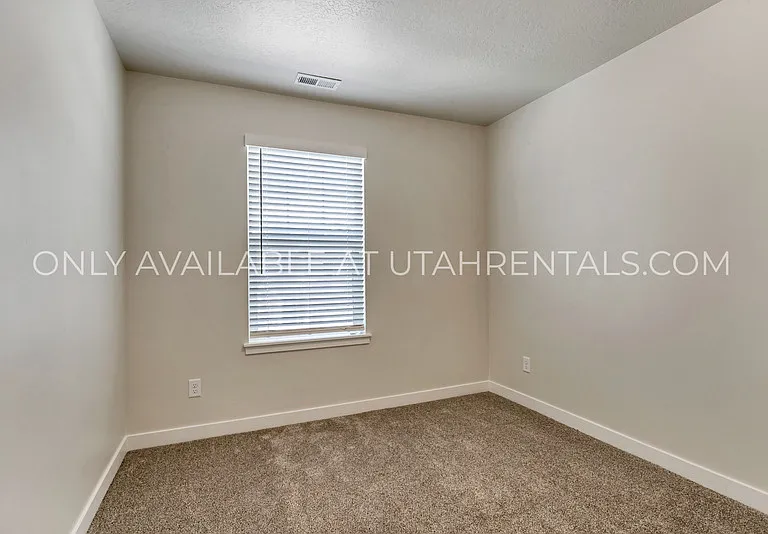 4081 W Harmony Dr — Photo 16