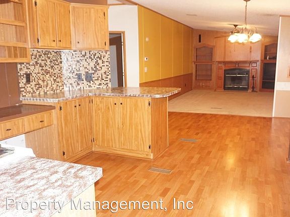 3rd image of 410 Scarbro Ln