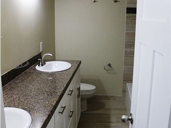 4th image of 336 E Wilson Ave APT 3