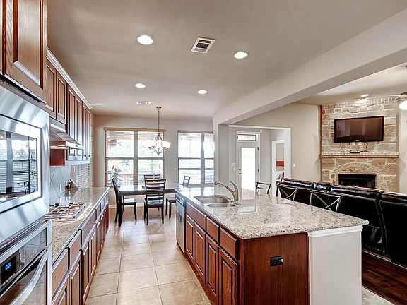 5th image of 425 Catalina Ln