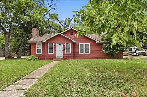 112 Williams St Photo 1