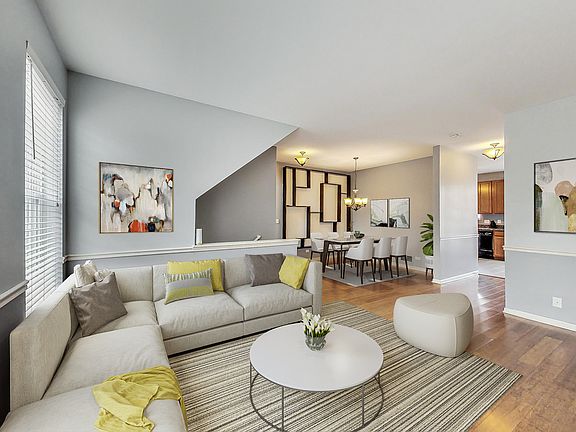 4th image of 70 Thomas Ct