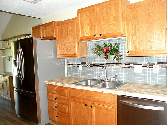 3rd image of 601 N West St