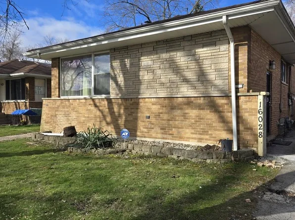 16028 Debbie Ln, South Holland, IL 60473