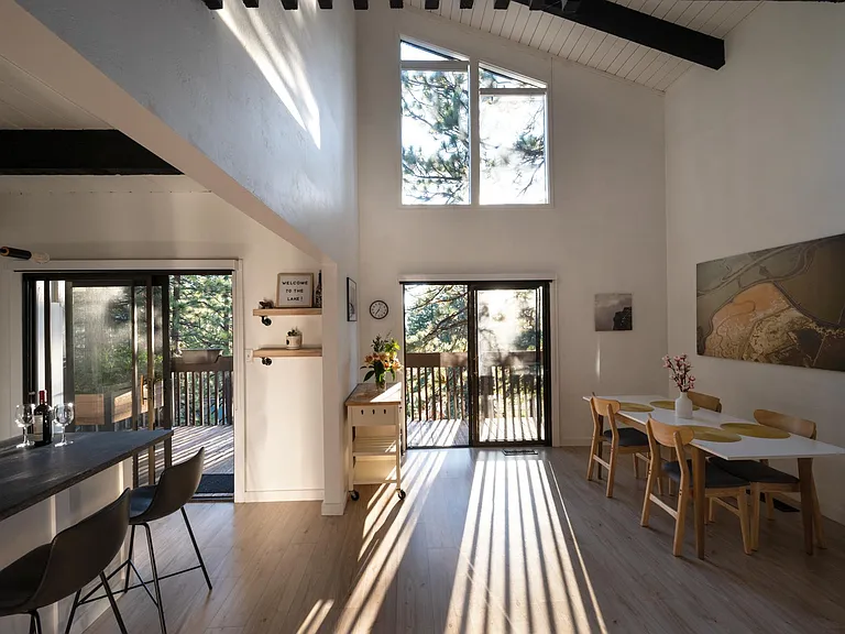 14 Chalet Ct — Photo 3