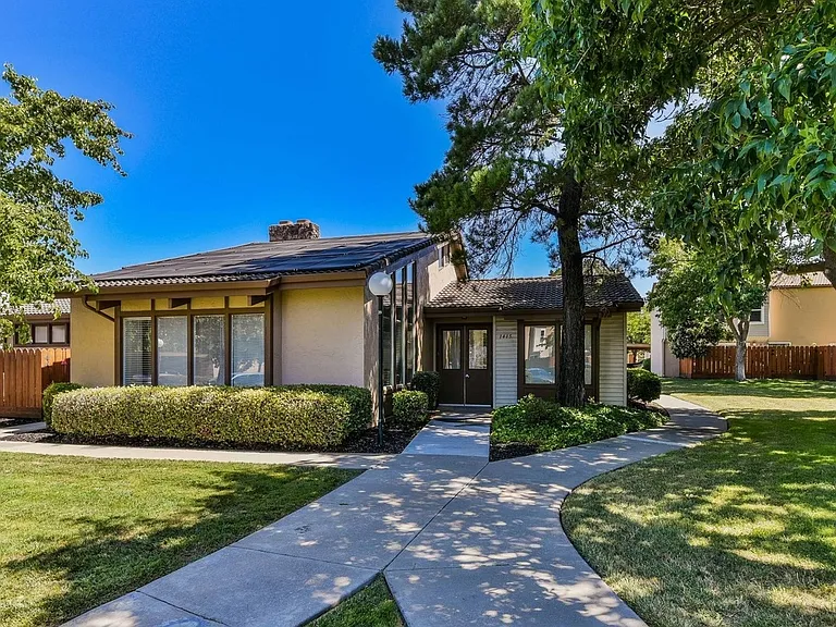 1409 Bel Air Dr #A — Photo 44