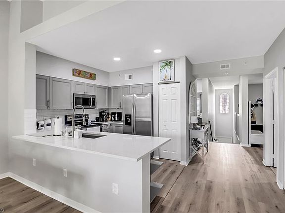 4th image of 10127 Villagio Gardens Ln #205