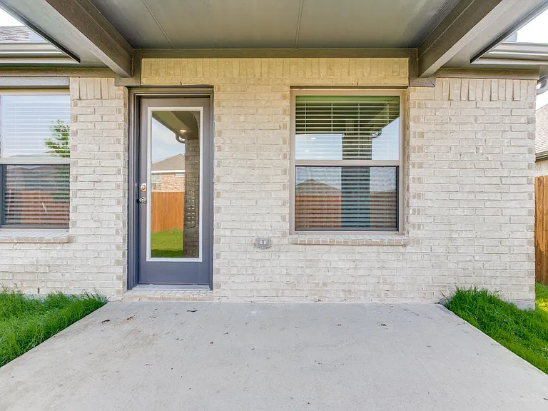 4908 Pebblewood Dr — Photo 24