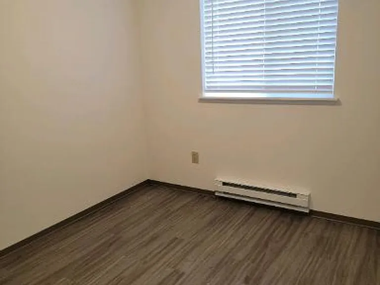 Whispering Pines Apartments — Photo 6