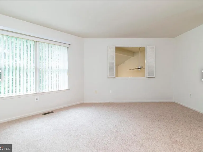 352 Glennbrook Way — Photo 13