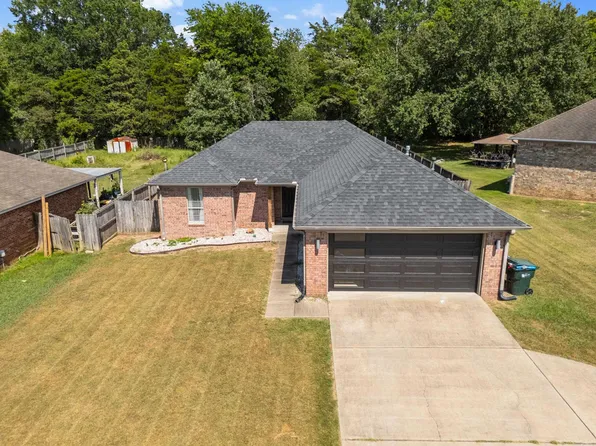 1910 Donaghey Ave, Conway, AR 72032