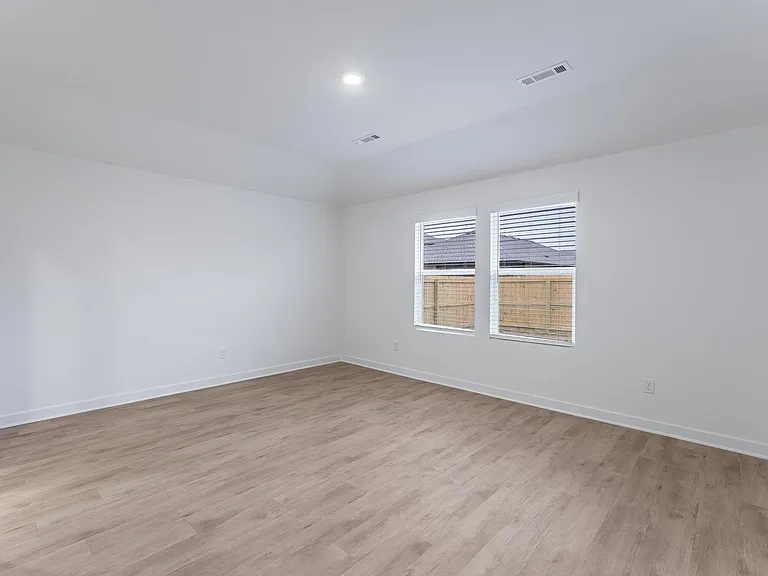 138 S Maroon Ave — Photo 19