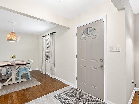 3rd image of 1591 Whitewater Rd