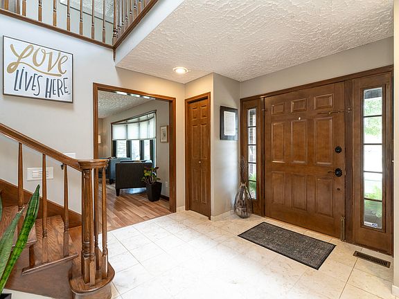 4th image of 3533 Fleetwood Dr