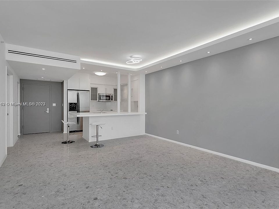 1st image of 325 Biscayne Blvd APT 4318