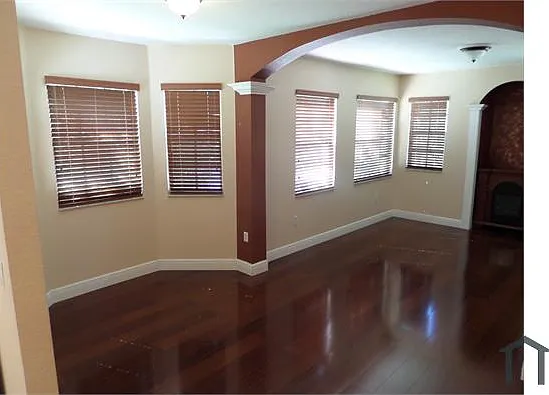 1907 Belmont Ln #1907 — Photo 3