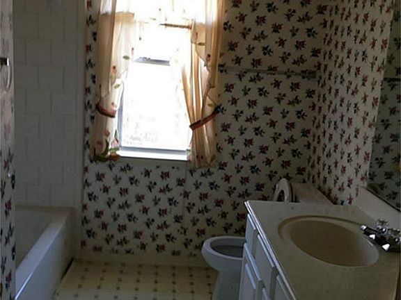 4th image of 2917 Veva Dr