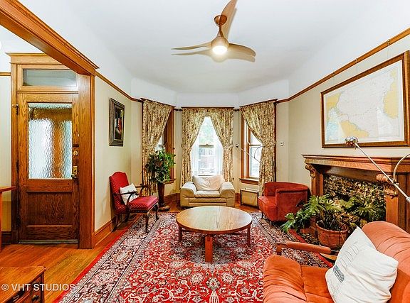 2nd image of 3815 N Kenmore Ave