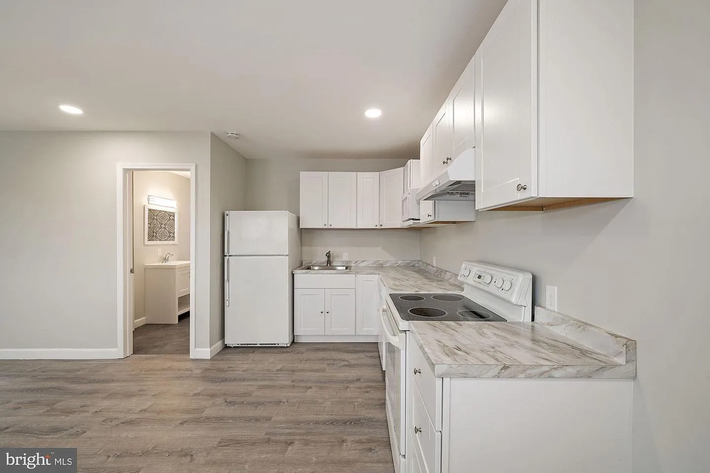 2 bed, 850 sqft, $1,950 — Photo 3
