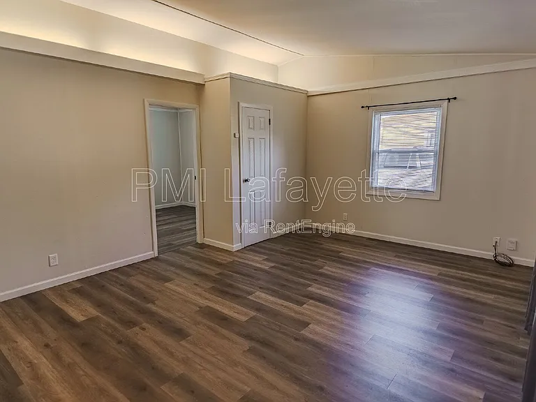 2760 Medford St — Photo 5
