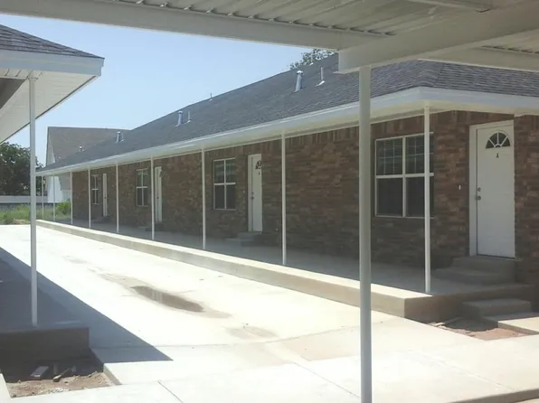 1618 S Avenue G, Portales, NM 88130