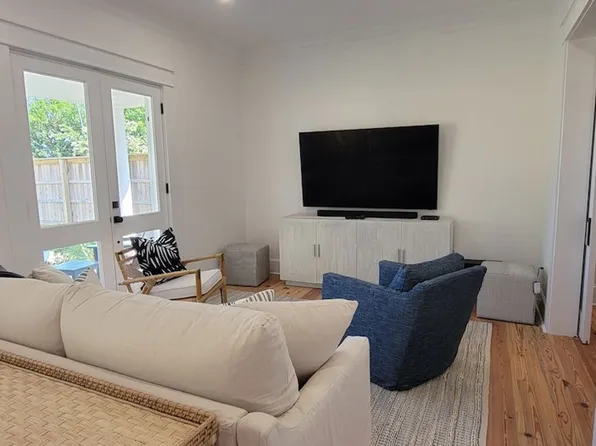 (undisclosed Address), Bay Saint Louis, MS 39520