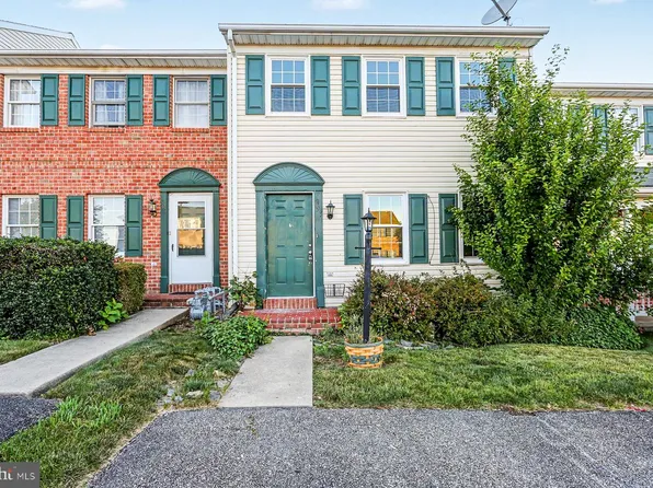 295 Robin Hill Cir, York, PA 17404