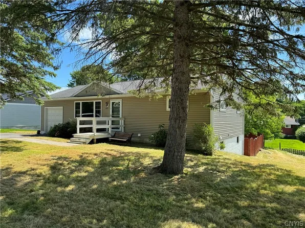 1317 Holcomb St, Watertown, NY 13601