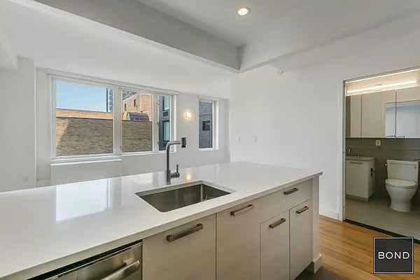 Rented by Bond New York | media 19