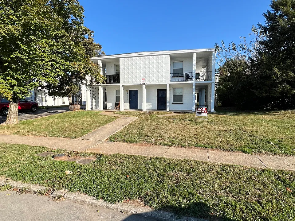 1903 Oxford Cir #2