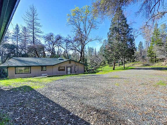 2nd image of 805 Country Rd