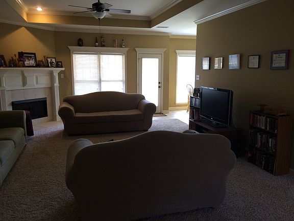 2nd image of 1813 White Oak Cir