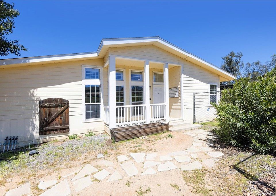 1st image of 24750 Oak Circle Dr